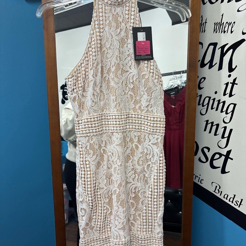 Elegant White Lace Dress